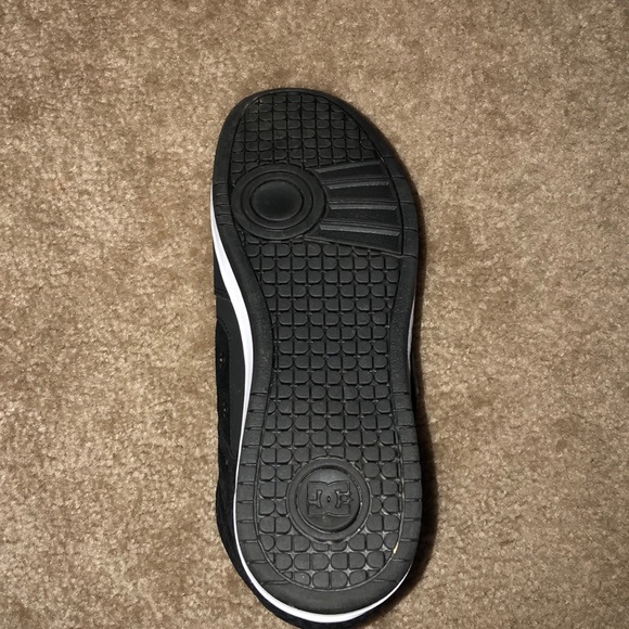 DC Skateboard shoes - Picture 4 of 5